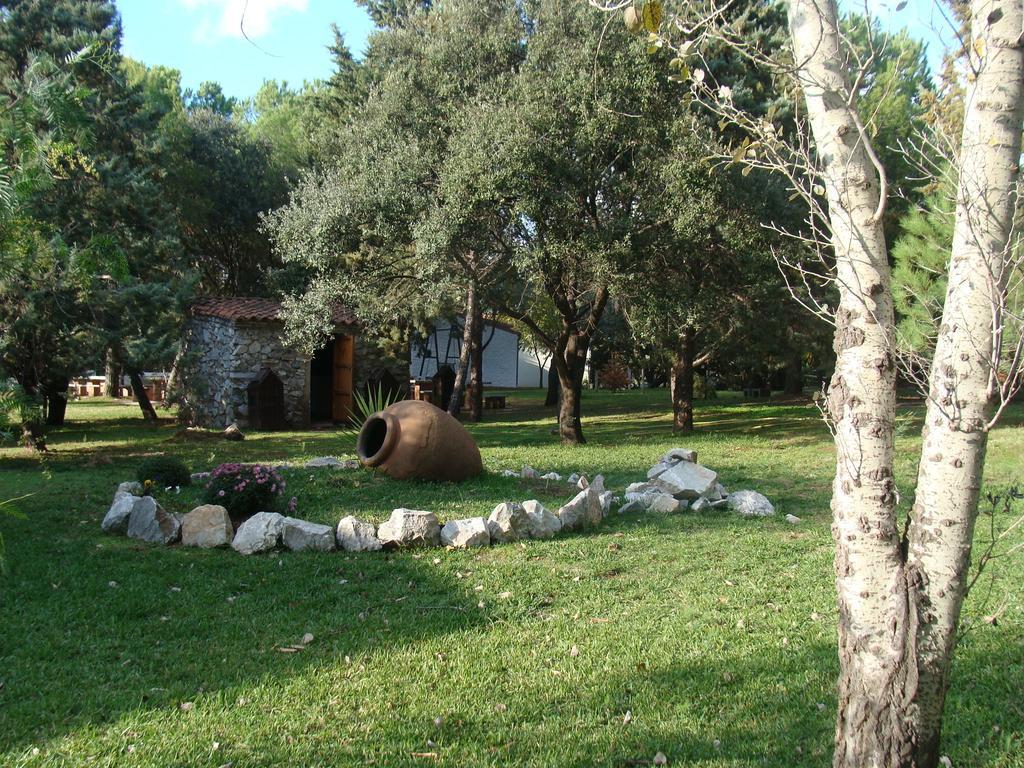 Hotel Complejo Rural Puerto Penas Aroche Exterior foto